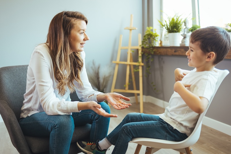 How Can Parents and Educators Boost Children's Language Skills? Effective Conversation Starters for Young Children How Can Parents and Educators Boost Children's Language Skills? Effective Conversation Starters for Young Children